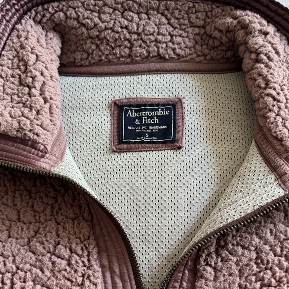 Abercrombie & Fitch Pink Sherpa Hoodie Size Small - Picture 3 of 5